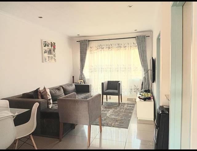 2 BEDROOM TOWNHOUSE FOR SALE IN REMBRANDT PARK